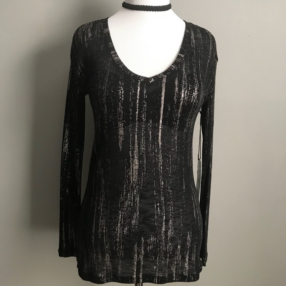 𝐑𝐎𝐂𝐊 & 𝐑𝐄𝐏𝐔𝐁𝐋𝐈𝐂 Black L/S Top - Picture 6 of 9